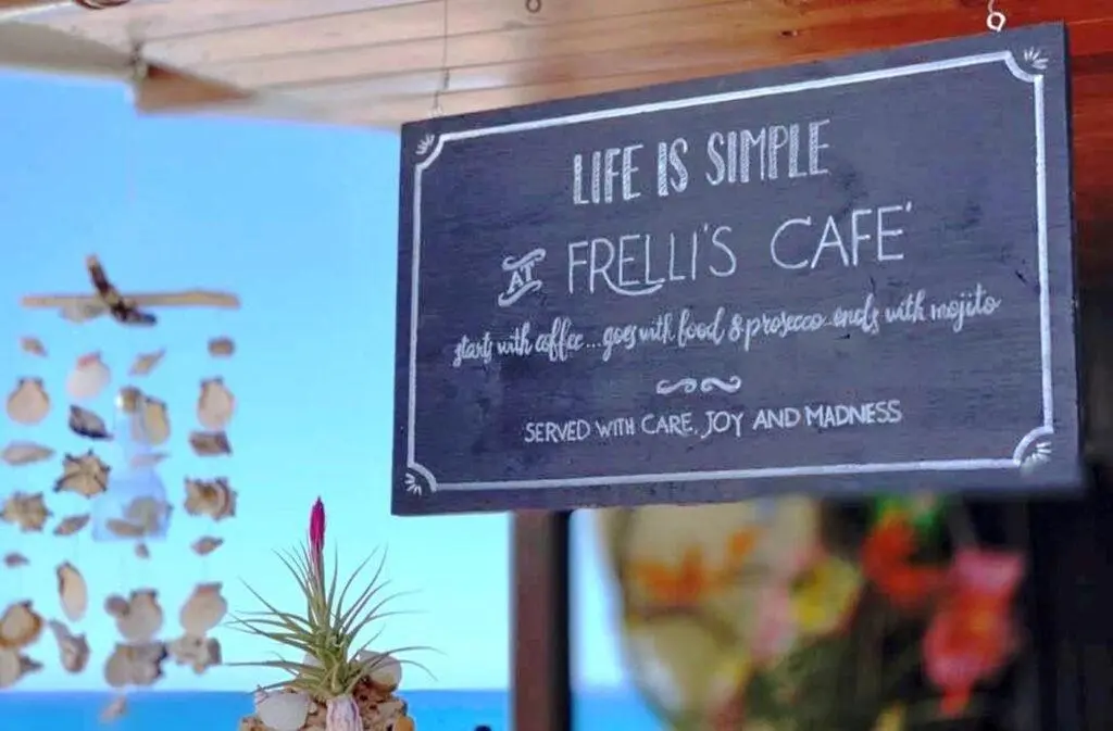 FRELLI'S CAFÈ